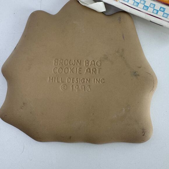 1993 Brown Bag Mold Gingerbread House Cookie Craft Christmas VTG Recipe Book - Picture 4 of 6